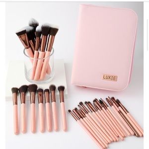 Bnib Luxie 30 Brush Kit!